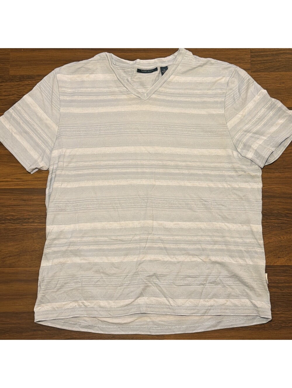 Perry Ellis size XL Mens Textured Mint/GreyStriped V-Neck Shirt Good Condition